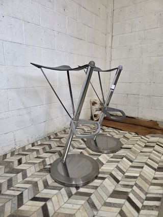 Pareja taburetes diseño Frenesí Ramón Benedito