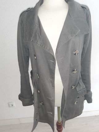 Cazadora tipo militar .