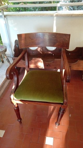 Sedia antica in legno e velluto