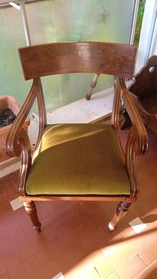 Sedia antica in legno e velluto