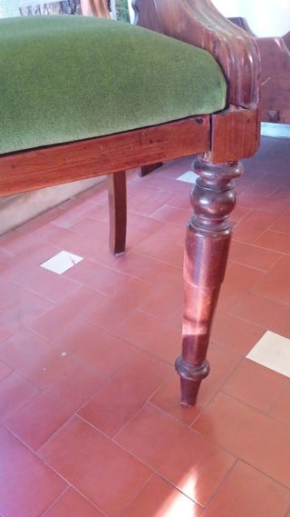 Sedia antica in legno e velluto