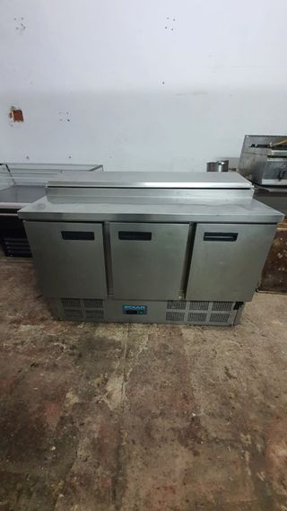 Mueble refrigerado Polar 3 puertas
