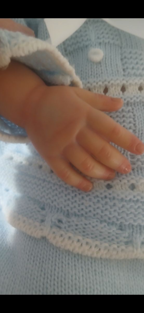 Bebé reborn cn portábebes manta ropa y Nancy