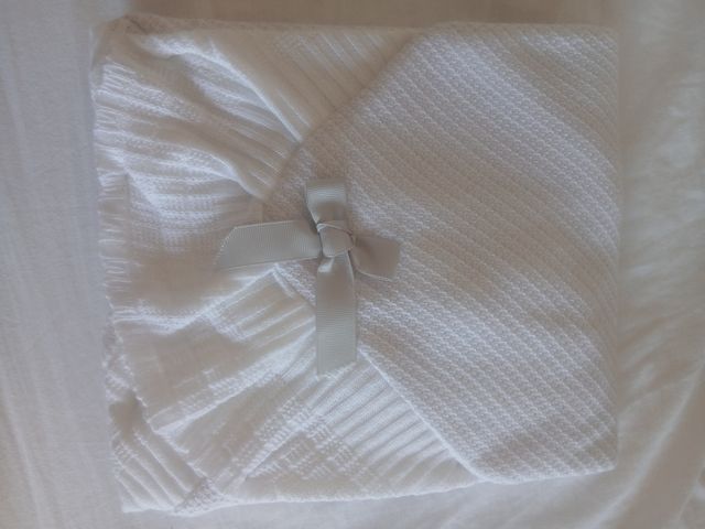 Bebé reborn cn portábebes manta ropa y Nancy