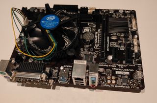 Placa base Gigabyte GA-H81M-DS2 + CPU