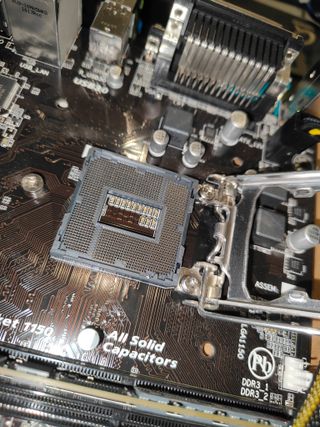 Placa base Gigabyte GA-H81M-DS2 + CPU