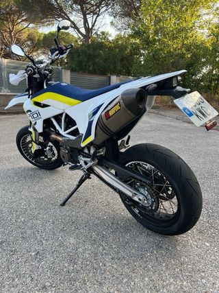 Husqvarna 701 Supermoto