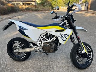 Husqvarna 701 Supermoto