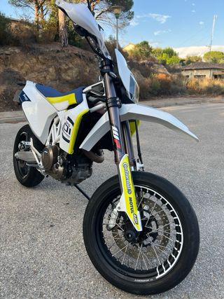 Husqvarna 701 Supermoto