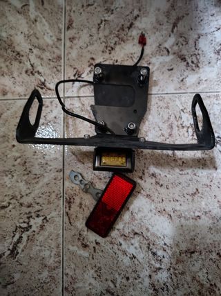 Porta matriculas Z900 con catadióptrico homologado