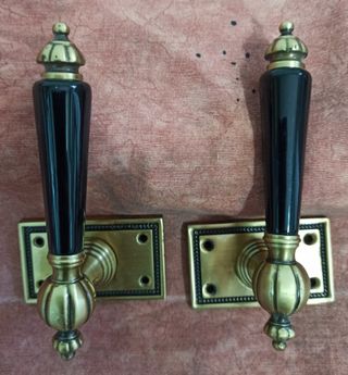DOS MANIVELAS TIRADORES PUERTAS BRONCE Y BAQUELITA