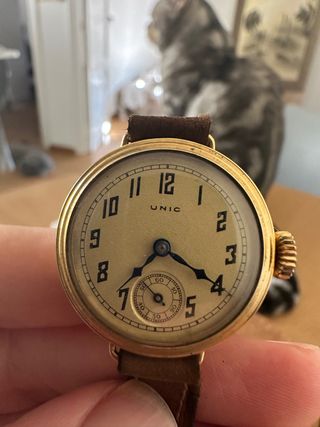 Reloj Unic antiguo dorado