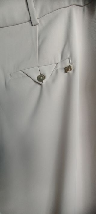 Traje beige Lola Casademunt talla XXL con etiqueta
