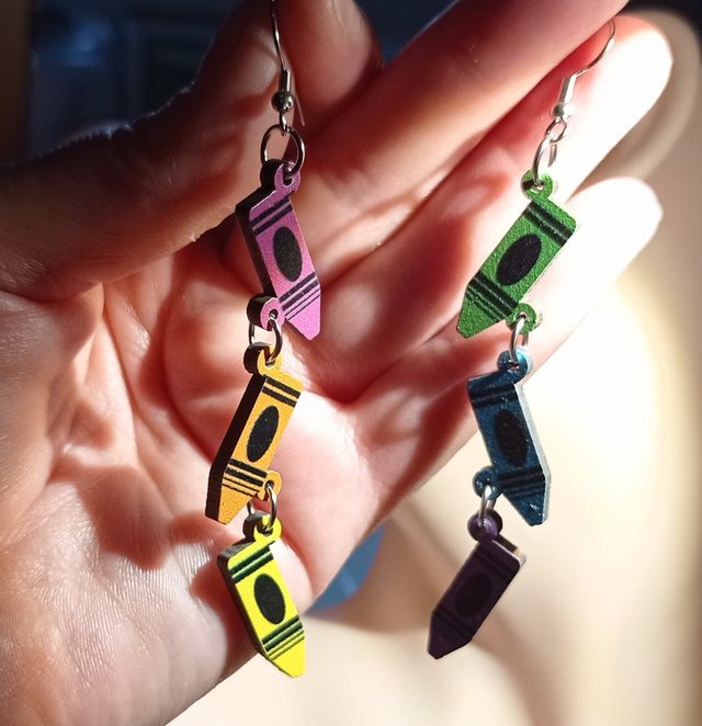 Orecchini in cera | Pastelli colorati.