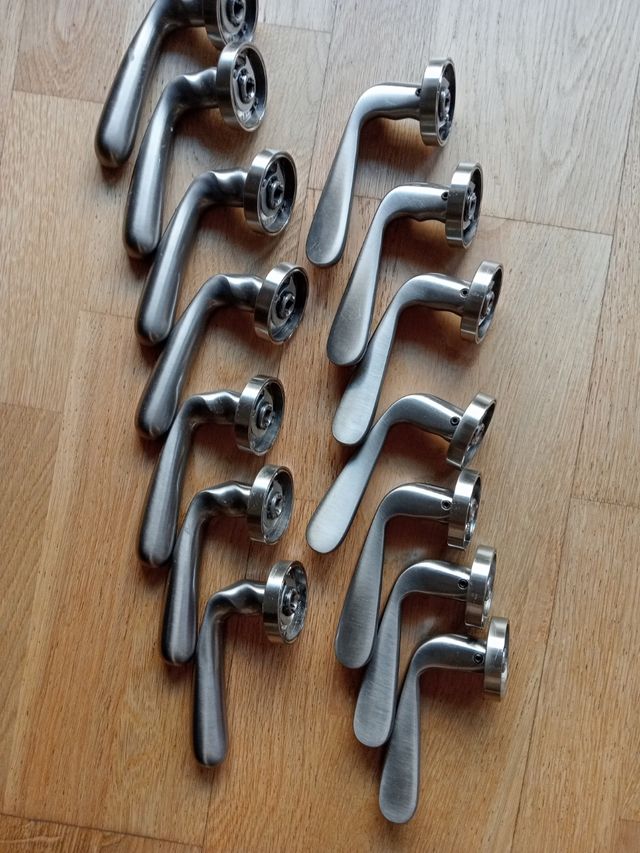 14 Manillas puerta Roseta metal