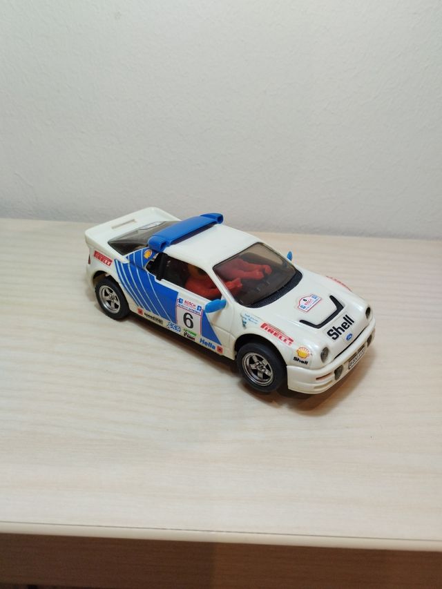 Scalextric Ford RS 200 coche