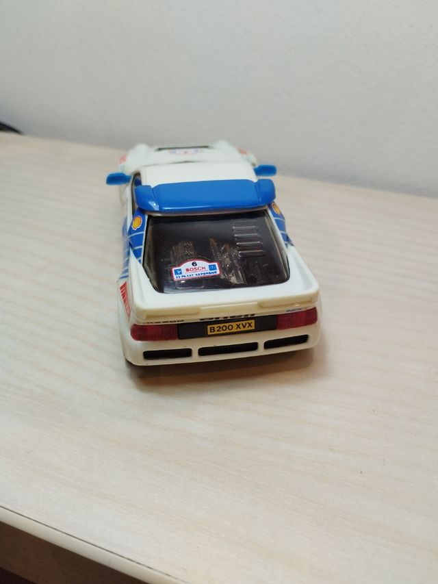 Scalextric Ford RS 200 coche