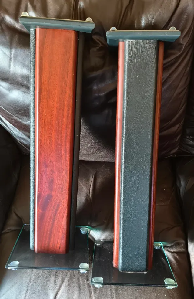 Soportes para altavoces Sonus Faber, madera, cuero