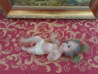 Figura Niño Jesús tipo 
Olot pesebre cuna