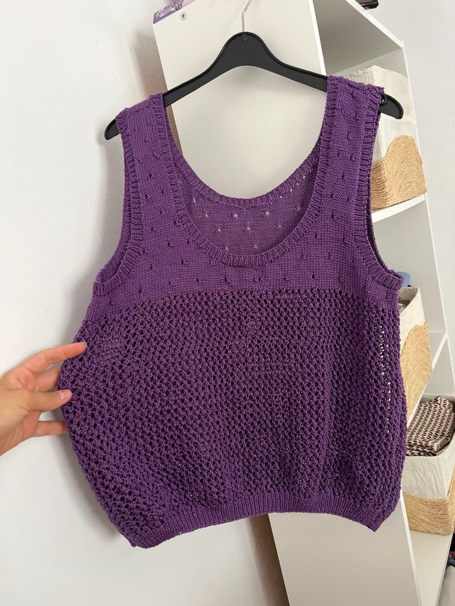 Chaleco morado tejido