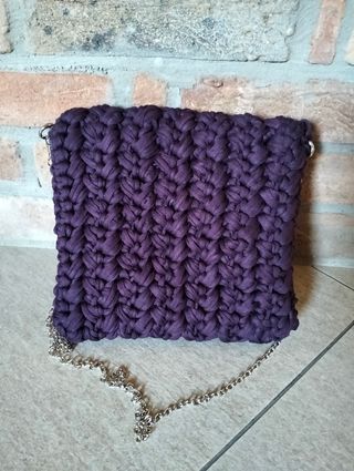 Borsa a tracolla viola uncinetto