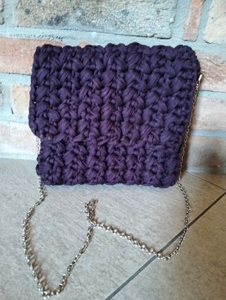 Borsa a tracolla viola uncinetto