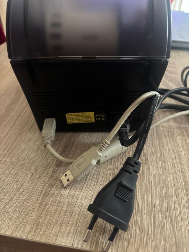 Etiquetadora Brother QL-560.