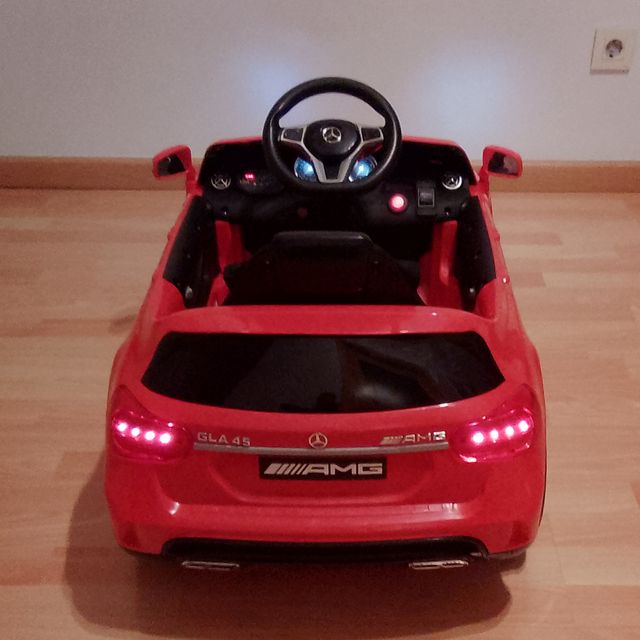 Coche eléctrico infantil Mercedes Benz