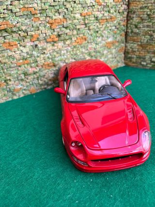 Maserati 3200GT (1998) – Escala 1:18 – Bburago