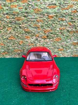 Maserati 3200GT (1998) – Escala 1:18 – Bburago