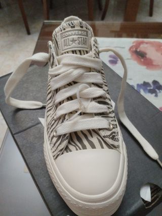 Converse plataforma cebra