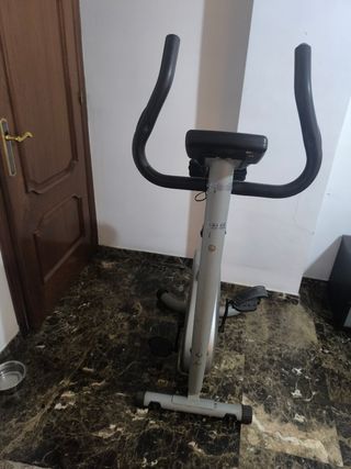 Bicicleta estática ejercicio