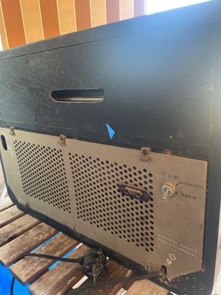 Radio Philips antigua con tocadiscos Odeon