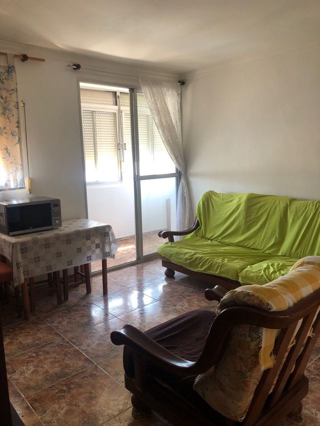 3 Habitaciones céntricas en La Línea cada  250 eur