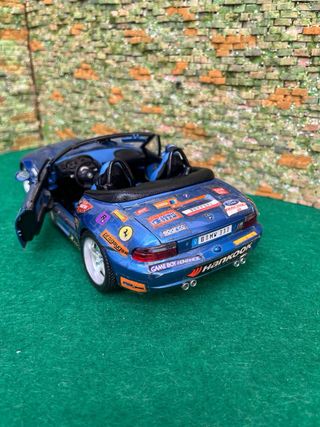 BMW Z3 Roadster “Juiced” – Escala 1:18 – Bburago