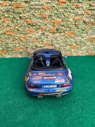 BMW Z3 Roadster “Juiced” – Escala 1:18 – Bburago