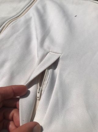Sudadera Adidas con cremallera
TL
