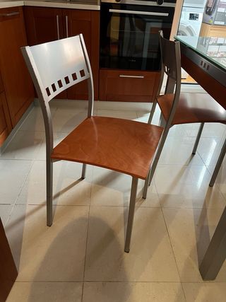 Mesa cristal + 4 sillas cocina