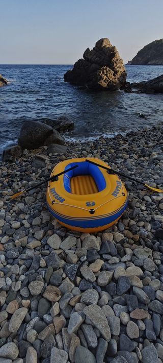 Barca hinchable Sevylor con remos