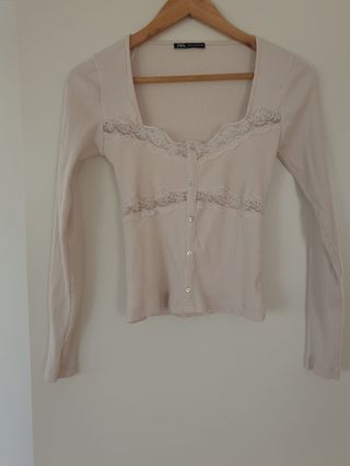 Top Zara beige encaje talla M