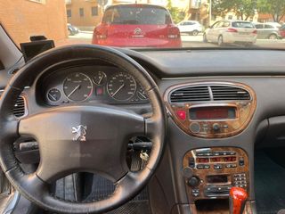 Peugeot 607 2001