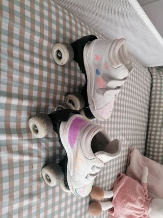 Patines infantiles blancos