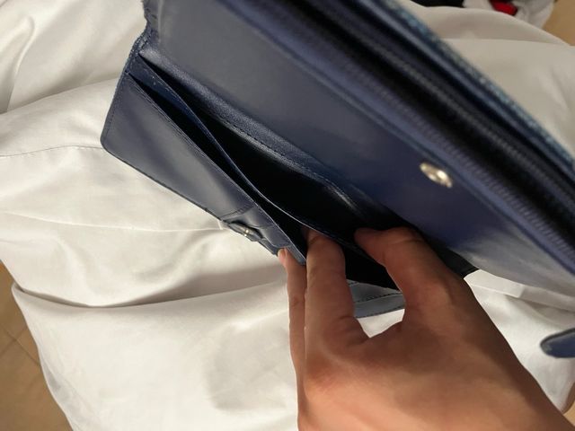 Monedero vaquero azul con parches