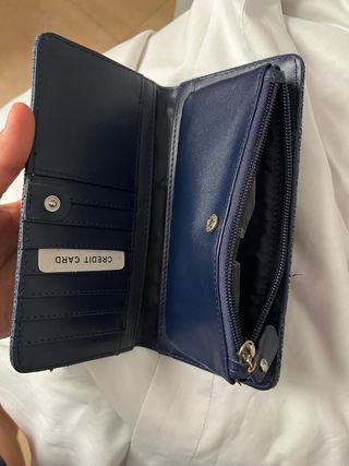 Monedero vaquero azul con parches