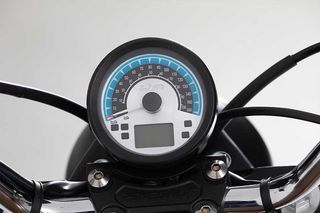 UM RENEGADE SPORT 125CC