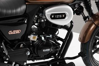 UM RENEGADE SPORT 125CC