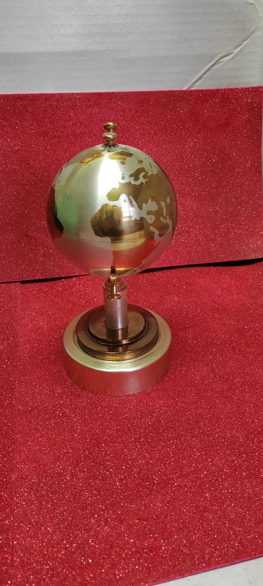 Cenicero Globo Terráqueo Vintage