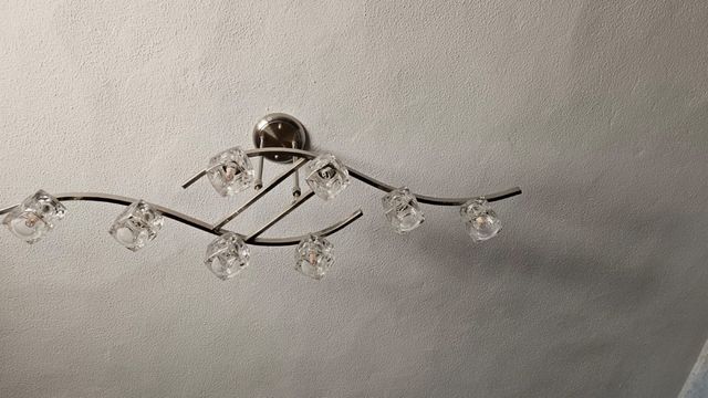 Lámpara techo moderna 8 luces led.