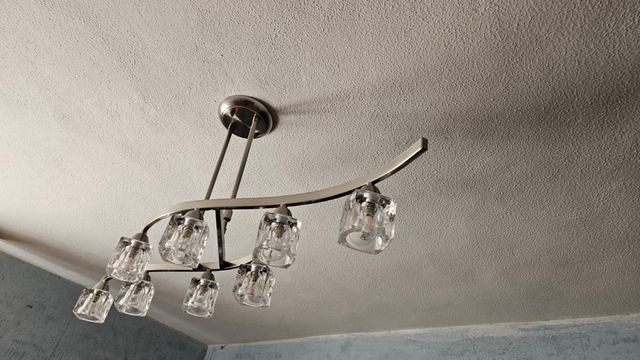 Lámpara techo moderna 8 luces led.