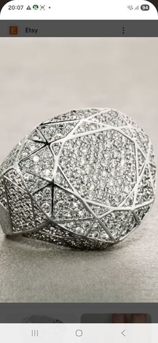 Anello con Cristalli Rosa e Argento.